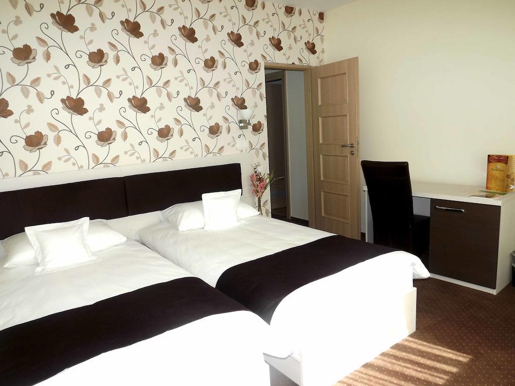 West Plaza Residence Bucharest Room photo