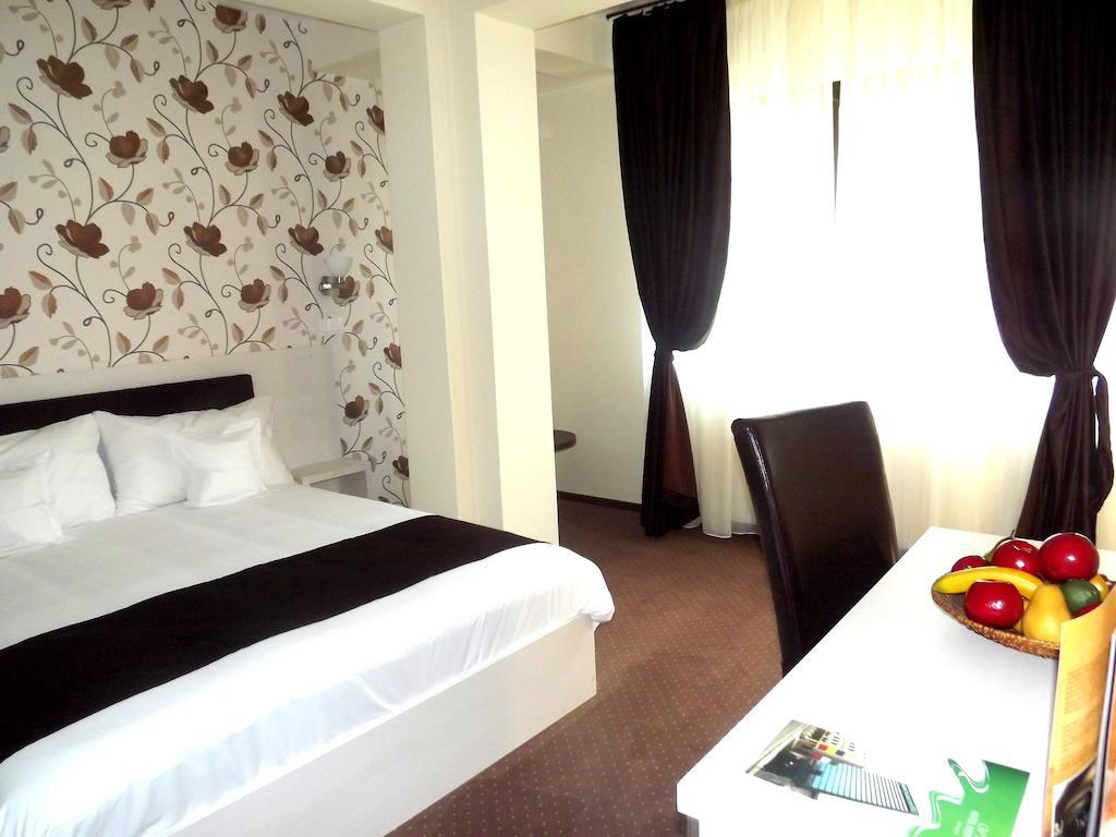 West Plaza Residence Bucharest Room photo