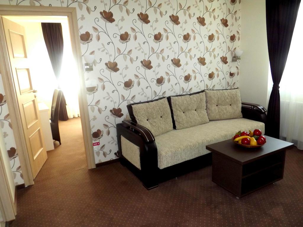 West Plaza Residence Bucharest Room photo